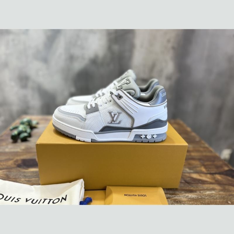 l**is V*t*n sneakers